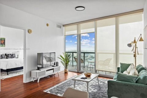 Condo in Miami, Florida, 1 bedroom  № 1942262 - photo 2