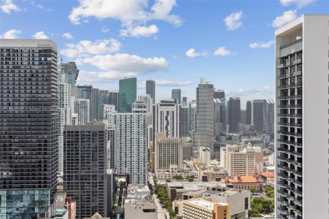 Condo in Miami, Florida, 1 bedroom  № 1942262 - photo 17