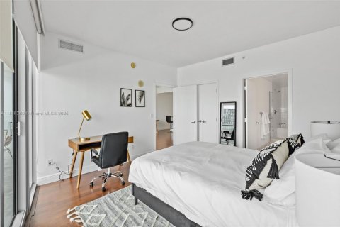 Condominio en alquiler en Miami, Florida, 1 dormitorio, 78.32 m2 № 1942262 - foto 11