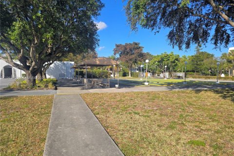 Купить кондоминиум в Майами, Флорида 2 спальни, 110.74м2, № 2025624 - фото 23