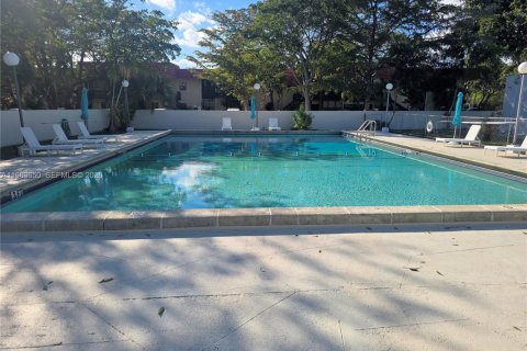 Купить кондоминиум в Майами, Флорида 2 спальни, 110.74м2, № 2025624 - фото 25