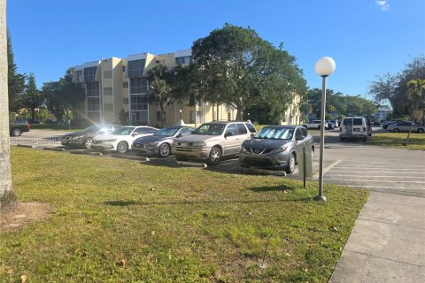 Купить кондоминиум в Майами, Флорида 2 спальни, 110.74м2, № 2025624 - фото 21