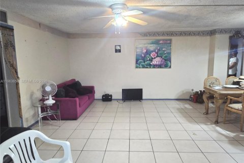 Купить кондоминиум в Майами, Флорида 2 спальни, 110.74м2, № 2025624 - фото 6