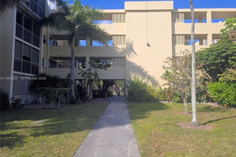 Купить кондоминиум в Майами, Флорида 2 спальни, 110.74м2, № 2025624 - фото 2