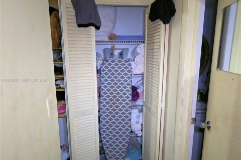 Купить кондоминиум в Майами, Флорида 2 спальни, 110.74м2, № 2025624 - фото 16