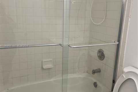 Condo in Homestead, Florida, 2 bedrooms № 2152787 - photo 2