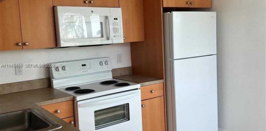 Condo in Homestead, Florida, 2 bedrooms № 2152787