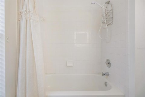 Casa en venta en Tampa, Florida, 3 dormitorios, 153.66 m2 № 1722303 - foto 15