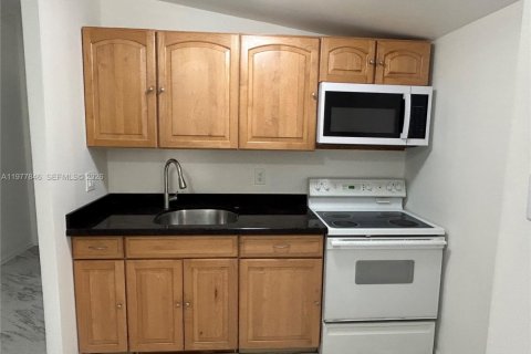 Apartamento en alquiler en Boca Raton, Florida, 2 dormitorios, 111.48 m2 № 2042564 - foto 3