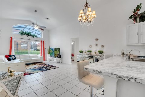 House in Davenport, Florida 5 bedrooms, 180.23 sq.m. № 1899924 - photo 26