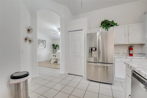 House in Davenport, Florida 5 bedrooms, 180.23 sq.m. № 1899924 - photo 29