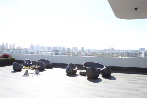 Propiedad comercial en venta en Aventura, Florida № 1963013 - foto 15