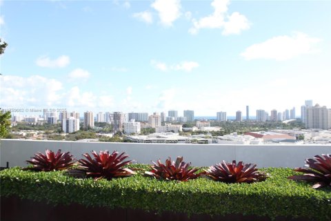 Propiedad comercial en venta en Aventura, Florida № 1963013 - foto 14