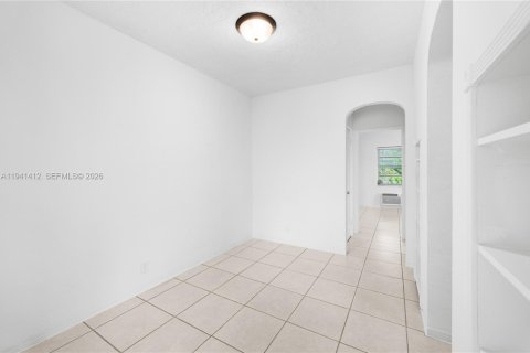 Villa ou maison à louer à Miami, Floride: 1 chambre, 65.03 m2 № 1999411 - photo 7
