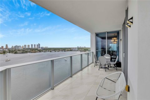 Condominio en venta en North Miami Beach, Florida, 3 dormitorios, 206.71 m2 № 1862840 - foto 18