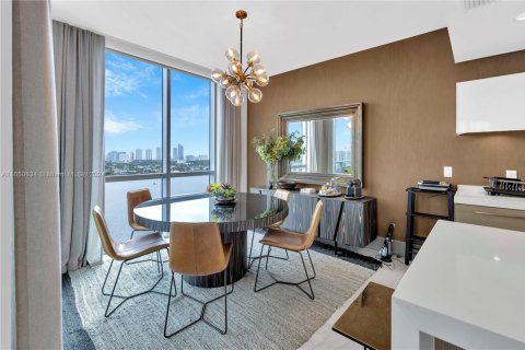 Condominio en venta en North Miami Beach, Florida, 3 dormitorios, 206.71 m2 № 1862840 - foto 8