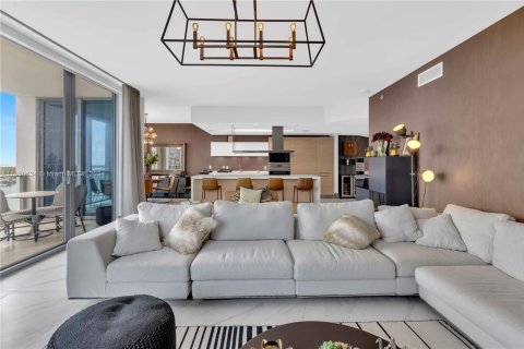 Condominio en venta en North Miami Beach, Florida, 3 dormitorios, 206.71 m2 № 1862840 - foto 10