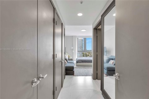 Condominio en venta en North Miami Beach, Florida, 3 dormitorios, 206.71 m2 № 1862840 - foto 28