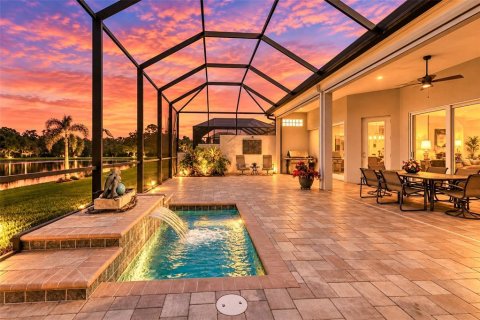House in Bradenton, Florida 3 bedrooms, 226.96 sq.m. № 2396398 - photo 2