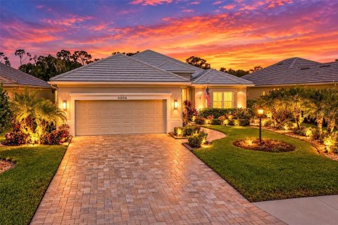 House in Bradenton, Florida 3 bedrooms, 226.96 sq.m. № 2396398