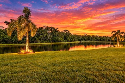 House in Bradenton, Florida 3 bedrooms, 226.96 sq.m. № 2396398 - photo 3