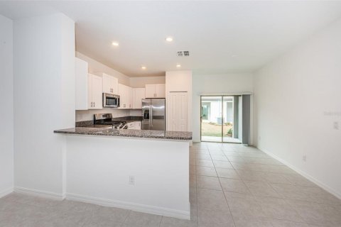 Adosado en alquiler en New Port Richey, Florida, 2 dormitorios, 140.56 m2 № 2284413 - foto 13