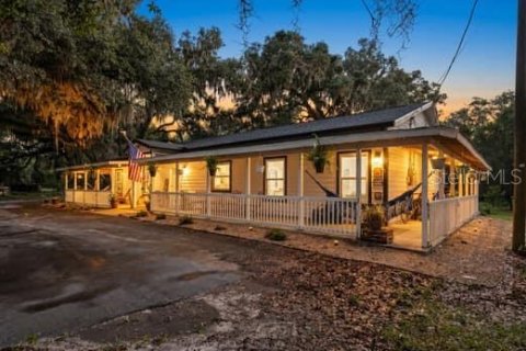 House in Chiefland, Florida 3 bedrooms, 175.68 sq.m. № 2218537 - photo 2