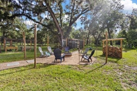 House in Chiefland, Florida 3 bedrooms, 175.68 sq.m. № 2218537 - photo 26