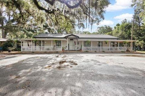 House in Chiefland, Florida 3 bedrooms, 175.68 sq.m. № 2218537 - photo 4