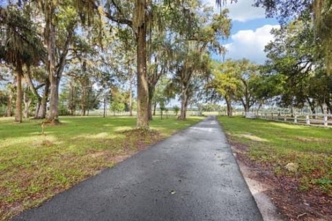 House in Chiefland, Florida 3 bedrooms, 175.68 sq.m. № 2218537 - photo 3
