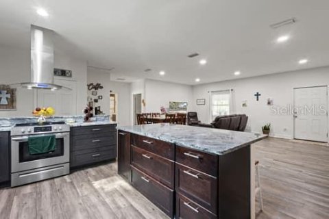 House in Chiefland, Florida 3 bedrooms, 175.68 sq.m. № 2218537 - photo 15