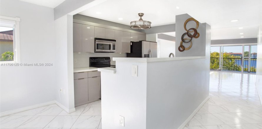 Condominio en Pembroke Pines, Florida, 2 dormitorios № 1762336