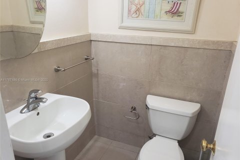 Condo in Hollywood, Florida, 1 bedroom  № 1702021 - photo 7