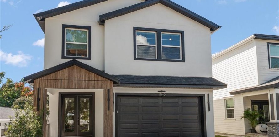 House in Dunedin, Florida 5 bedrooms, 278.71 sq.m. № 2419708