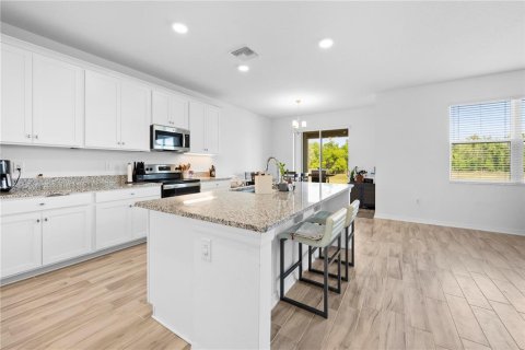 House in Spring Hill, Florida 5 bedrooms, 305.83 sq.m. № 1618821 - photo 11