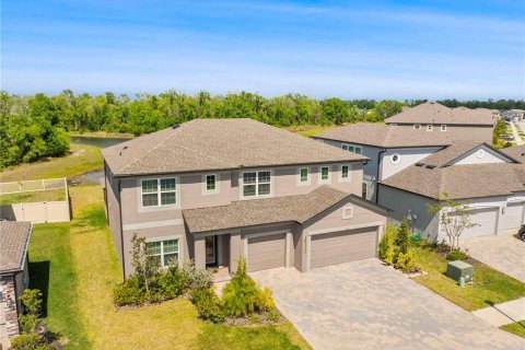 House in Spring Hill, Florida 5 bedrooms, 305.83 sq.m. № 1618821 - photo 1