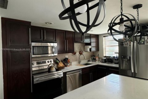 Condominio en venta en Hollywood, Florida, 2 dormitorios, 96.62 m2 № 1807171 - foto 5