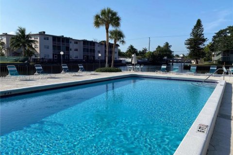 Condominio en venta en Hollywood, Florida, 2 dormitorios, 96.62 m2 № 1807171 - foto 22