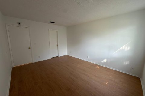 Condo in Lauderhill, Florida, 2 bedrooms  № 2087066 - photo 28
