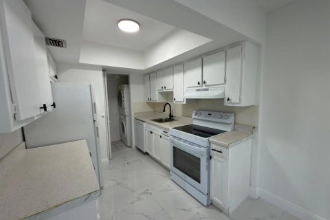 Condo in Lauderhill, Florida, 2 bedrooms  № 2087066 - photo 7