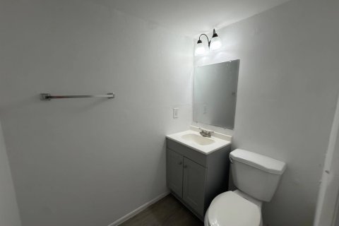 Condo in Lauderhill, Florida, 2 bedrooms  № 2087066 - photo 15