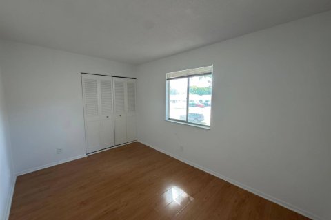 Condo in Lauderhill, Florida, 2 bedrooms  № 2087066 - photo 23