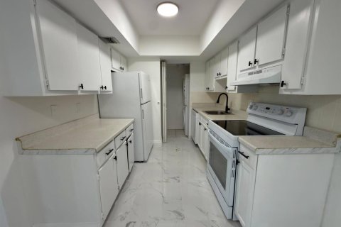 Condo in Lauderhill, Florida, 2 bedrooms  № 2087066 - photo 6