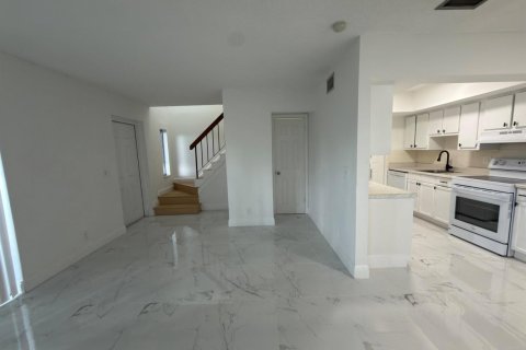 Condo in Lauderhill, Florida, 2 bedrooms  № 2087066 - photo 14