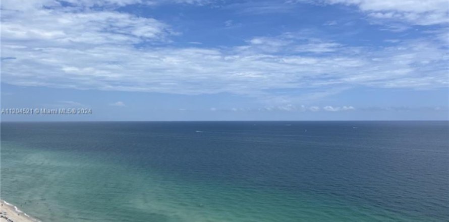 Condo à Sunny Isles Beach, Floride, 2 chambres № 1875473