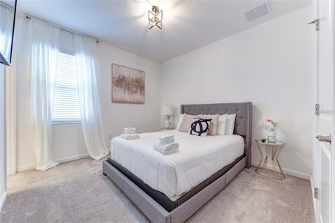 House in Kissimmee, Florida 9 bedrooms, 396.41 sq.m. № 1795608 - photo 23