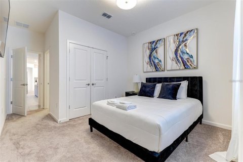 House in Kissimmee, Florida 9 bedrooms, 396.41 sq.m. № 1795608 - photo 10