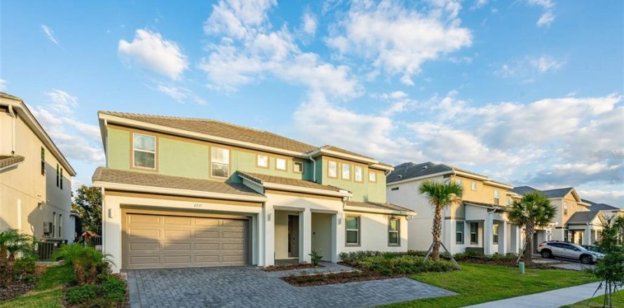 Casa en Kissimmee, Florida 9 dormitorios, 396.41 m2 № 1795608
