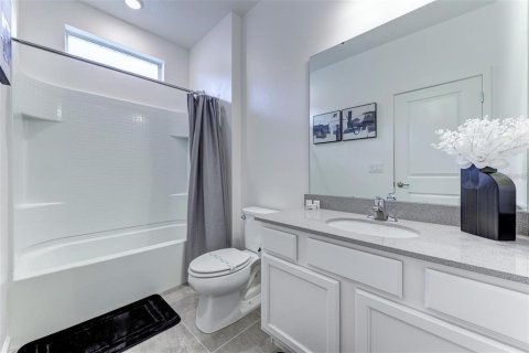 House in Kissimmee, Florida 9 bedrooms, 396.41 sq.m. № 1795608 - photo 21