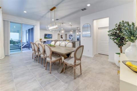House in Kissimmee, Florida 9 bedrooms, 396.41 sq.m. № 1795608 - photo 6
